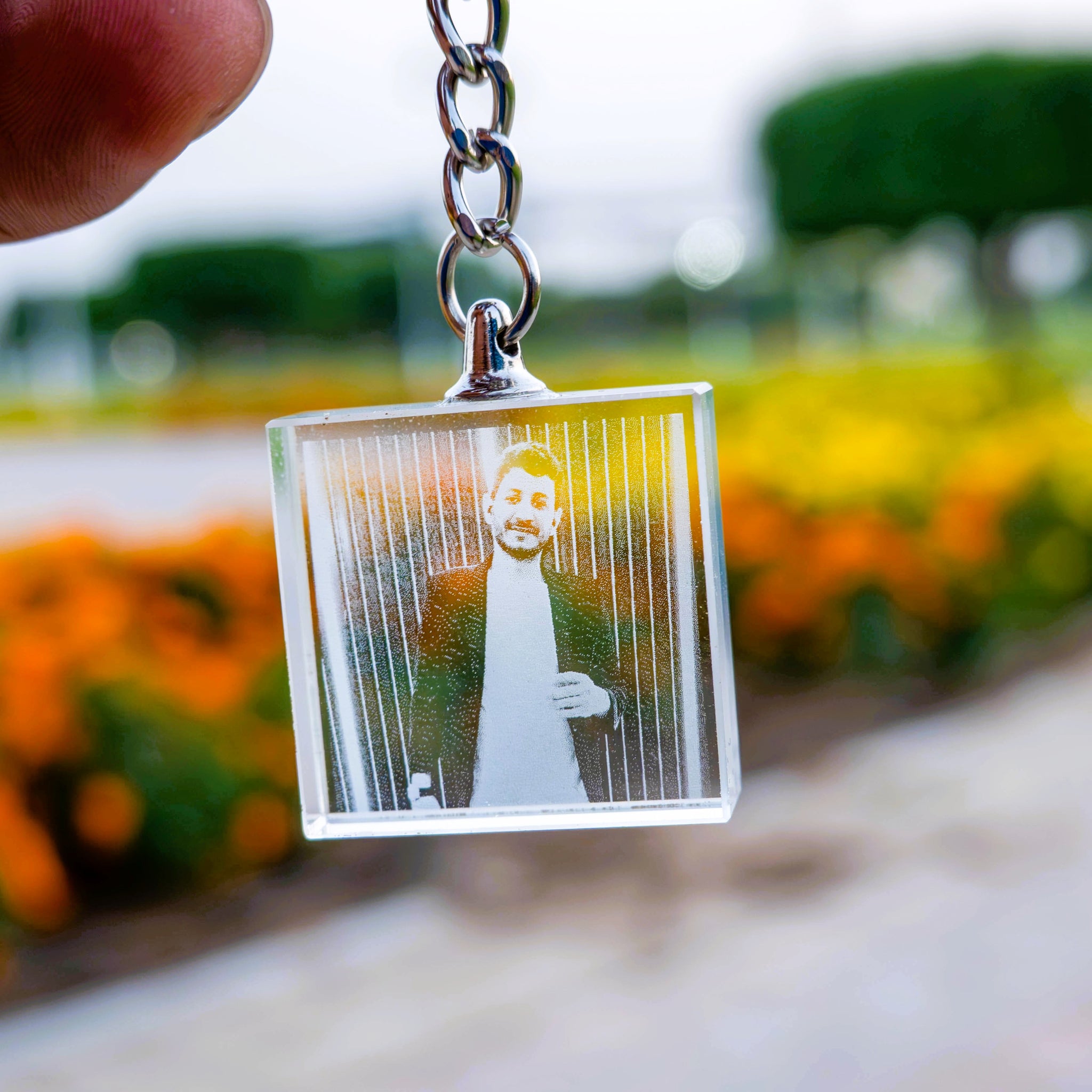 تعليقة سيارة كريستال  – مربع